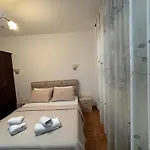 Mayfair Apartmán *