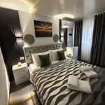 Mayfair Apartmán *