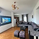 Mayfair كساميل