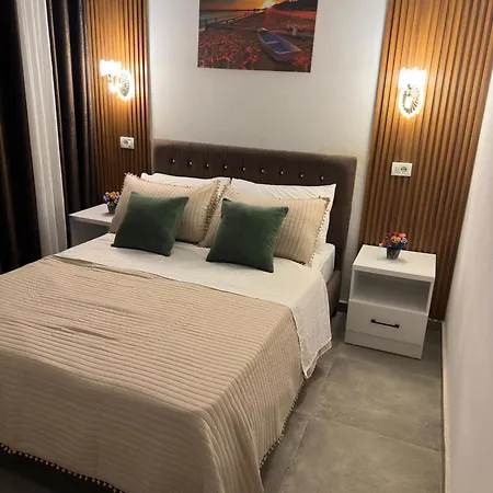 Mayfair * Ksamil