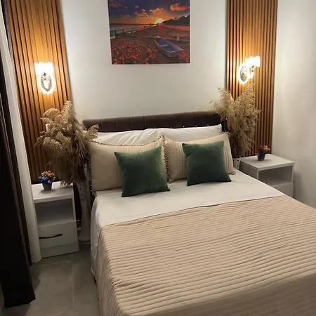 Mayfair Apartment *