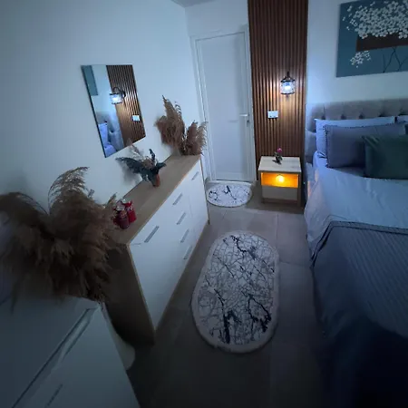 Mayfair Apartment