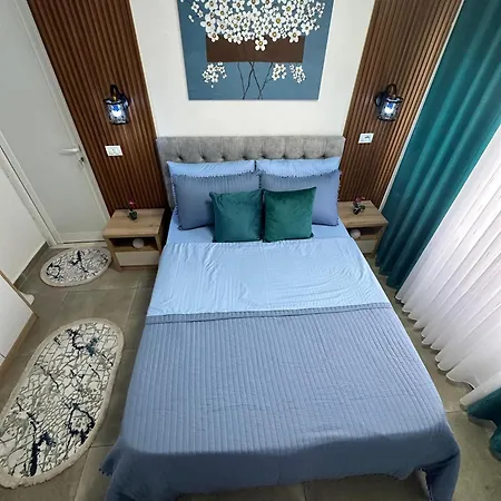 Mayfair Apartment *