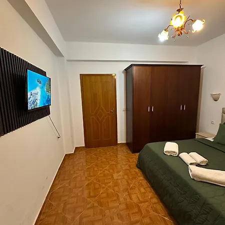 Mayfair Apartment *