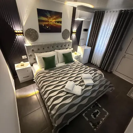 Mayfair Apartmán *