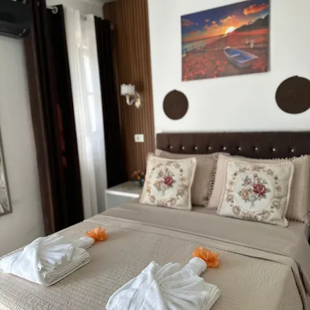Mayfair * Ksamil