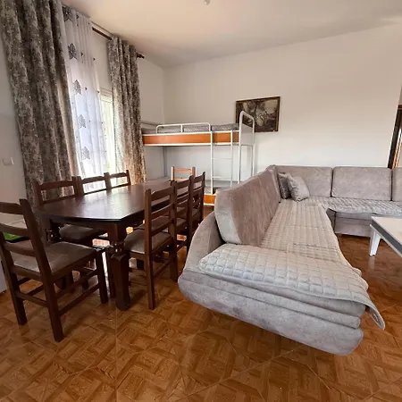Mayfair Apartment *