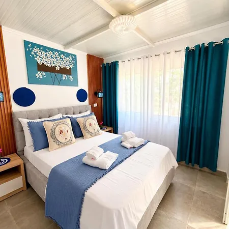 Mayfair Apartment *