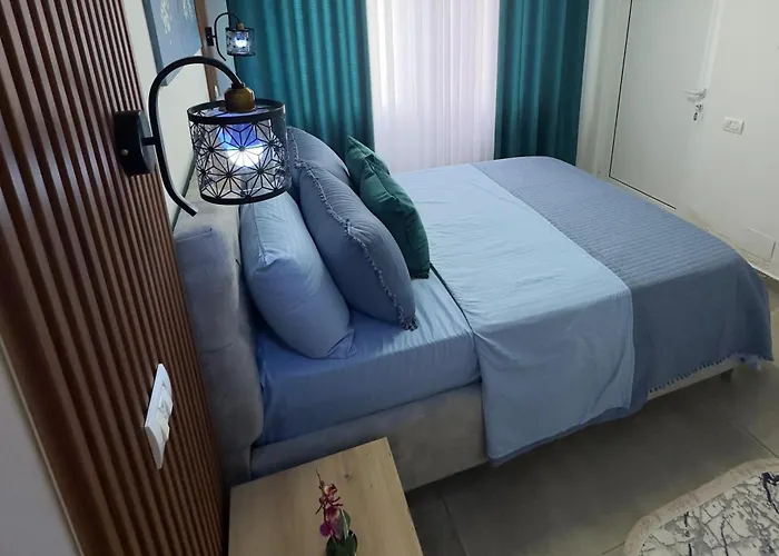 Mayfair Apartment *