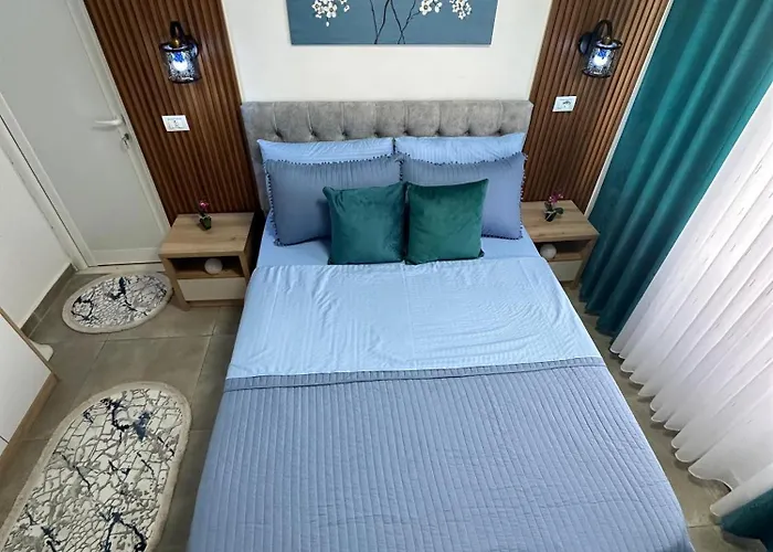 Mayfair Apartment *