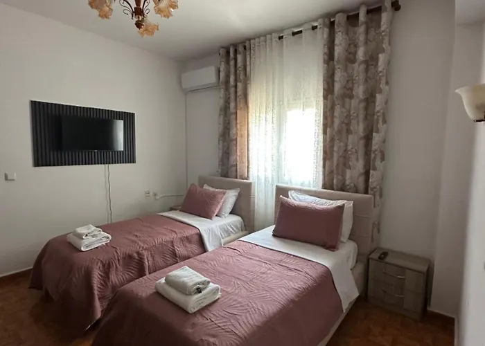 Mayfair Apartment *