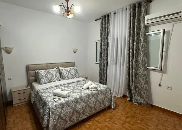 Mayfair Apartment *